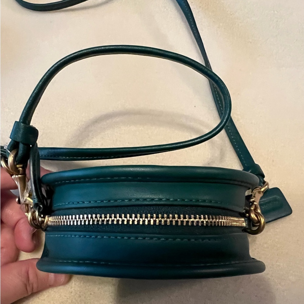 NWT Coach Half Moon Coin Case in Emerald Green - Picture 7 of 16